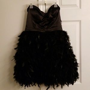 Sweetheart neckline feather cocktail dress